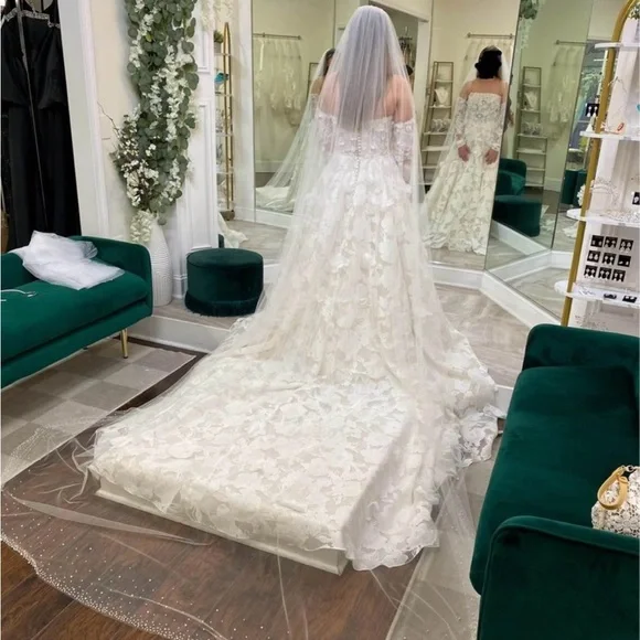 Wedding dress size 6 Morilee poppy style 4159, never worn or altered